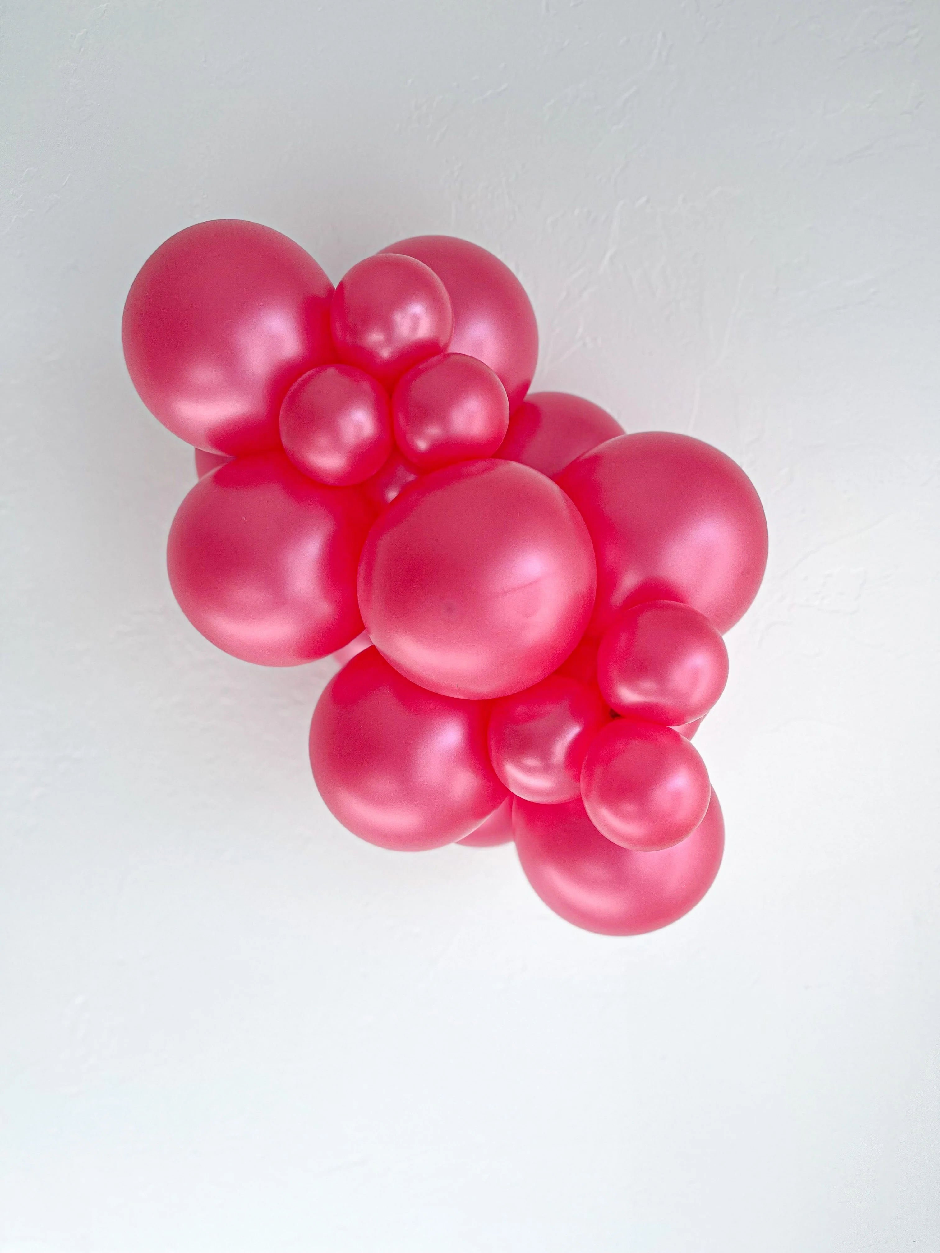 11" Pearl Metallic Fuchsia Tuftex Latex Balloons (100 Per Bag) - Image 3