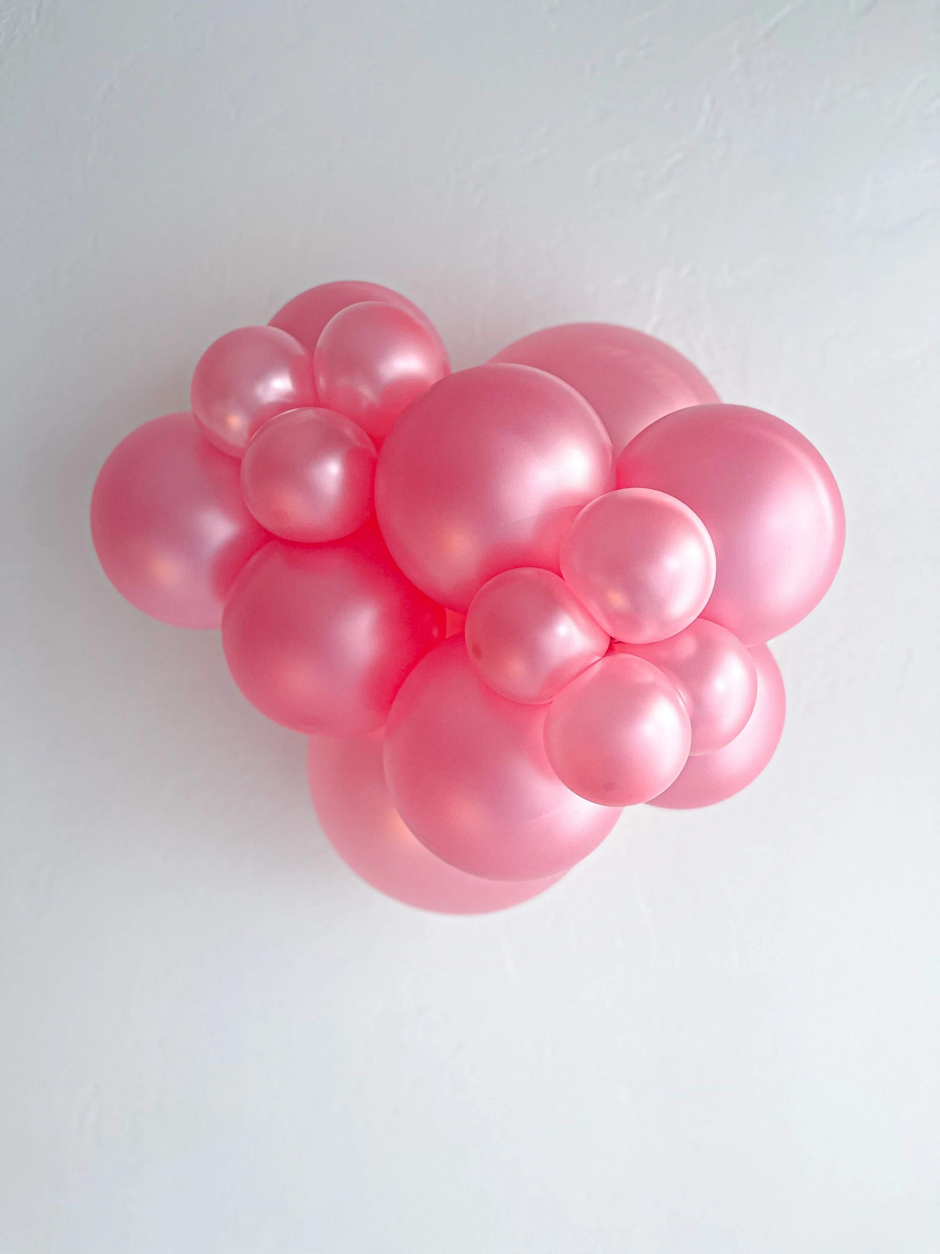 11" Pearl Metallic Shimmering Pink Tuftex Latex Balloons (100 Per Bag) - Image 3