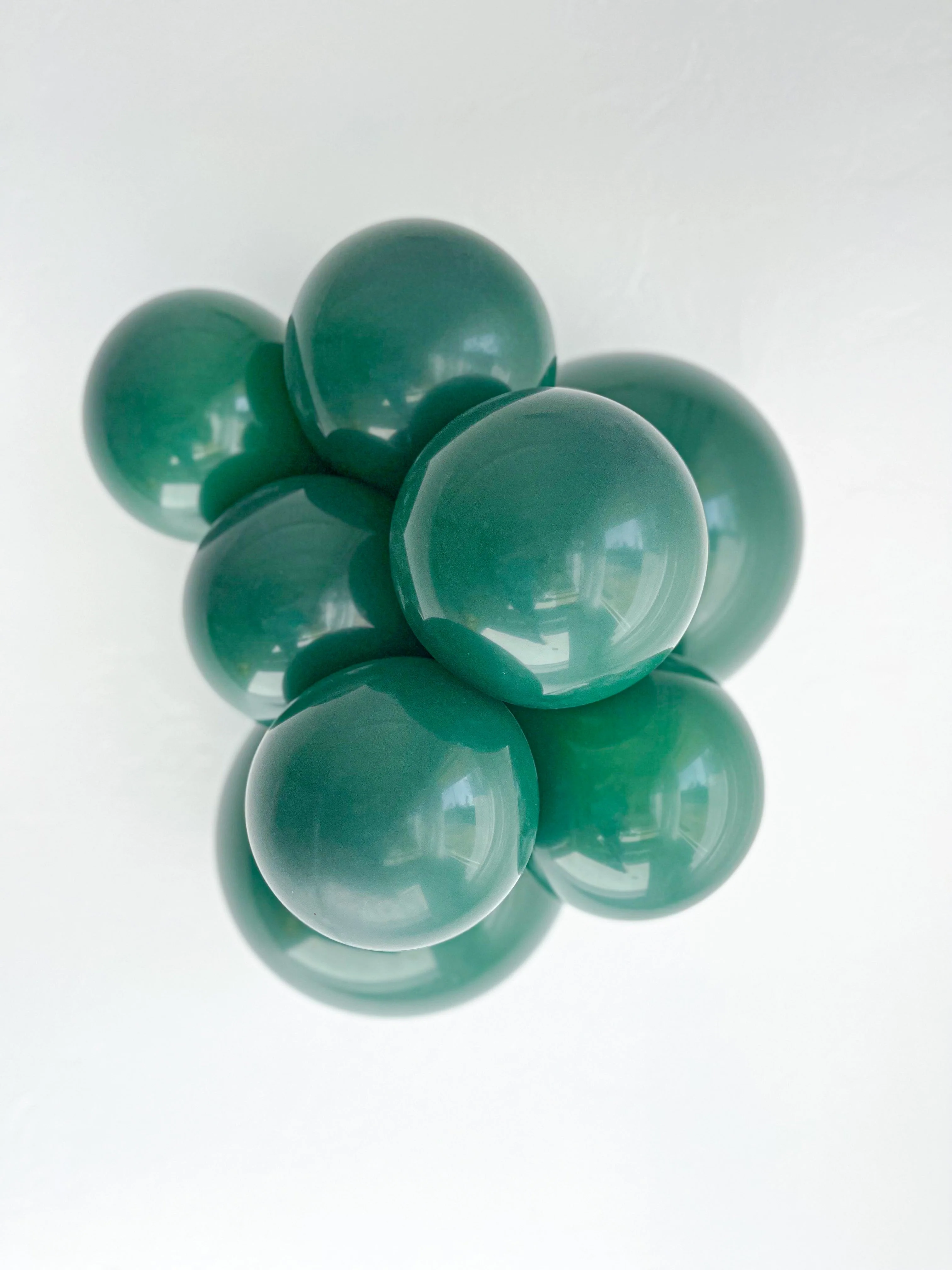 17" Crystal/Jewel Emerald Green Tuftex Latex Balloons (50 Per Bag) - Image 3