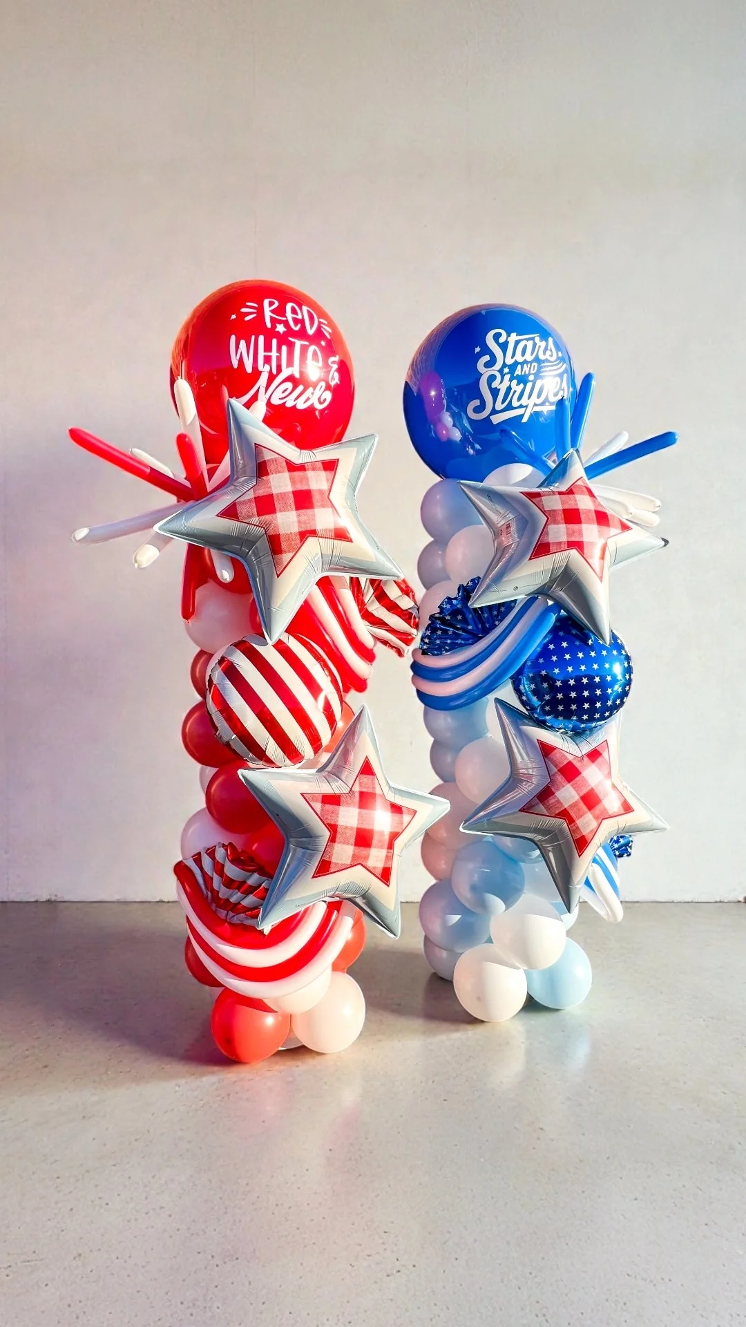 18" Circle USA Patriotic Stars Foil Balloon - Image 3