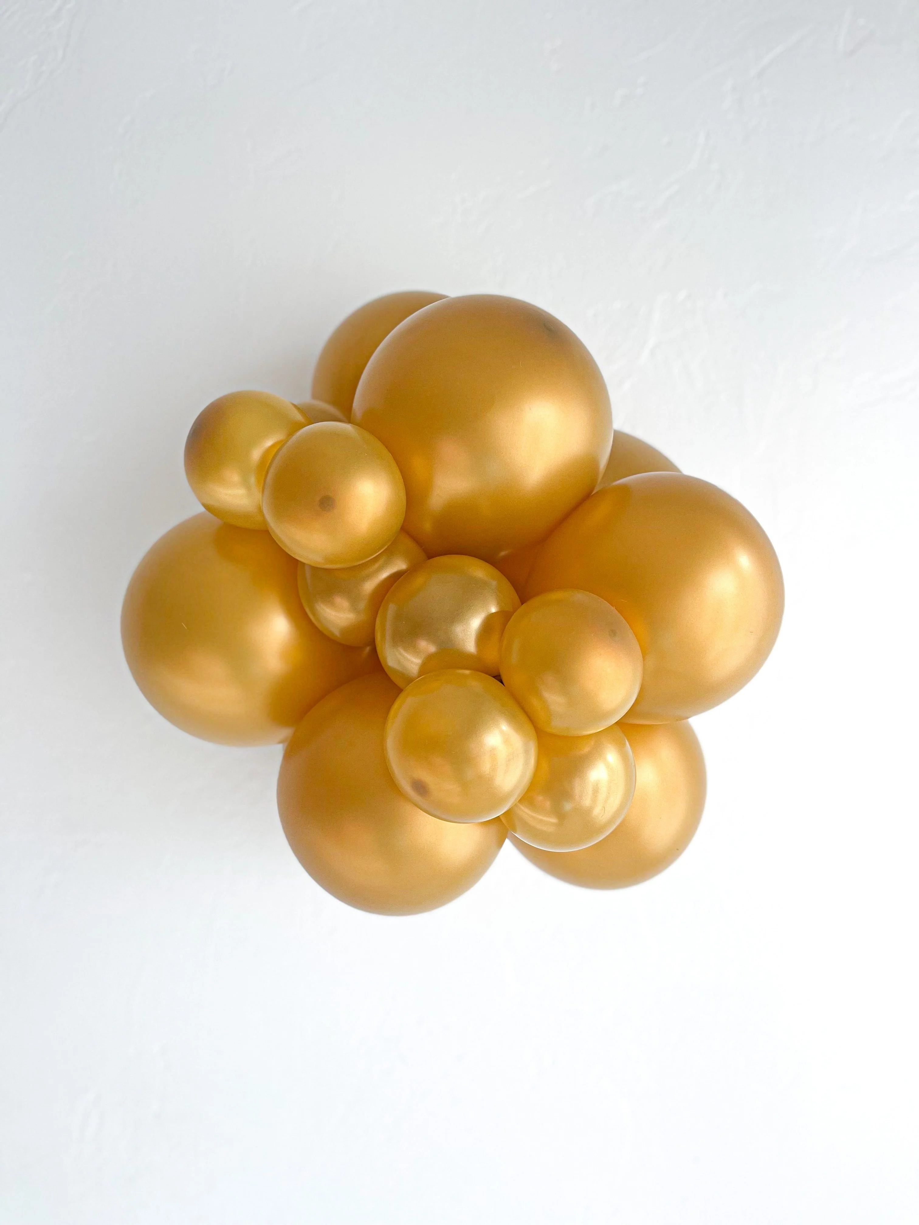 36" Gold Tuftex Pearl/Metallic Latex Balloons (2 Per Bag) - Image 3
