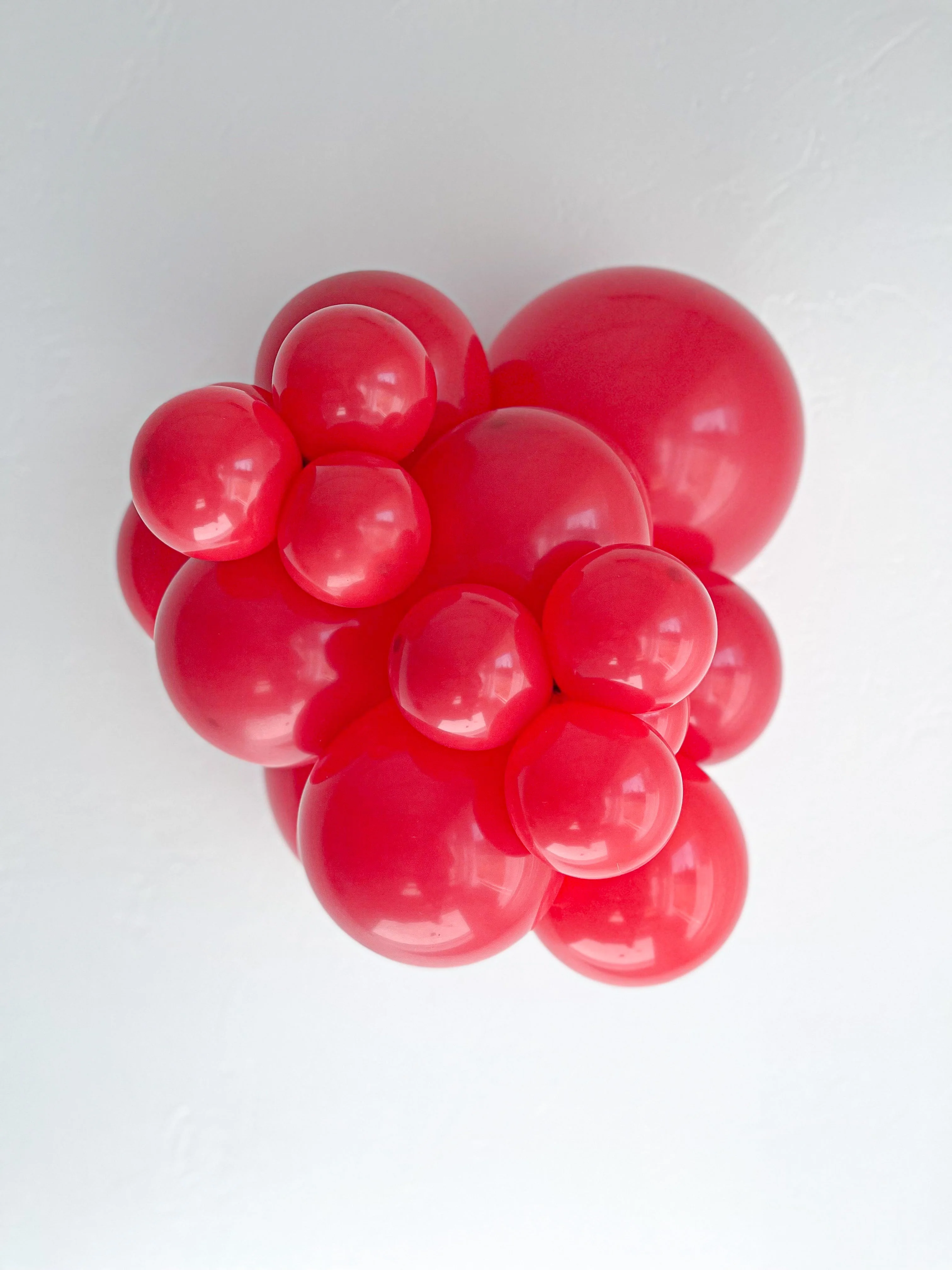 36" Red Tuftex Standard Latex Balloons (2 Per Bag) - Image 3