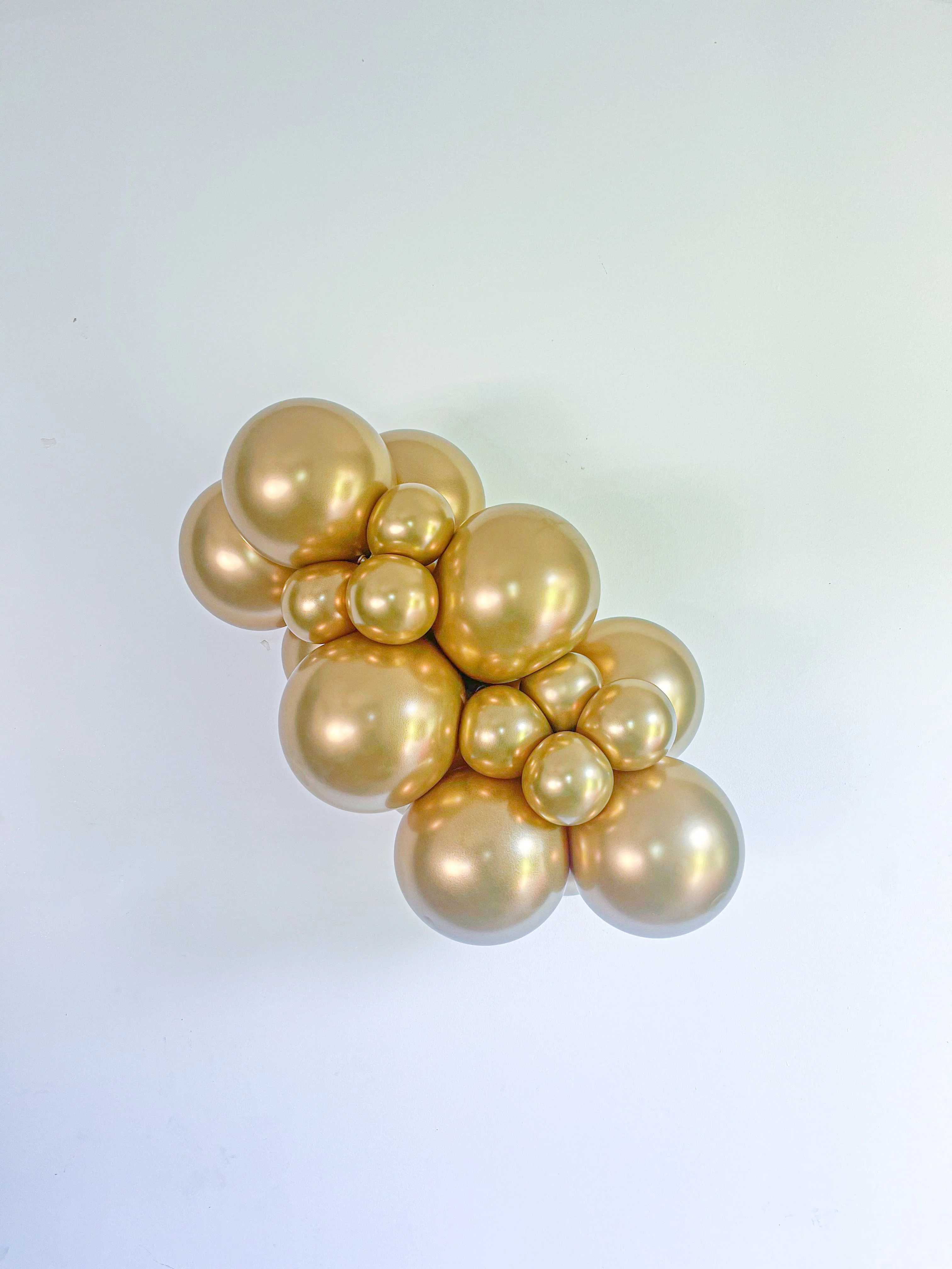 5" Golden Chrome Like Tuftex Effects Latex Balloons (50 Per Bag) - Image 2