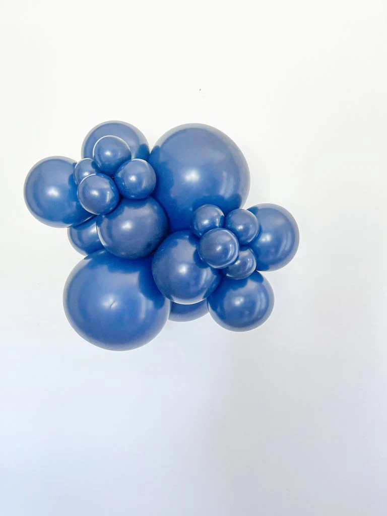 TT-260's Designer Navy Blue Tuftex Brand Twisting Animal Latex Balloons - Image 3
