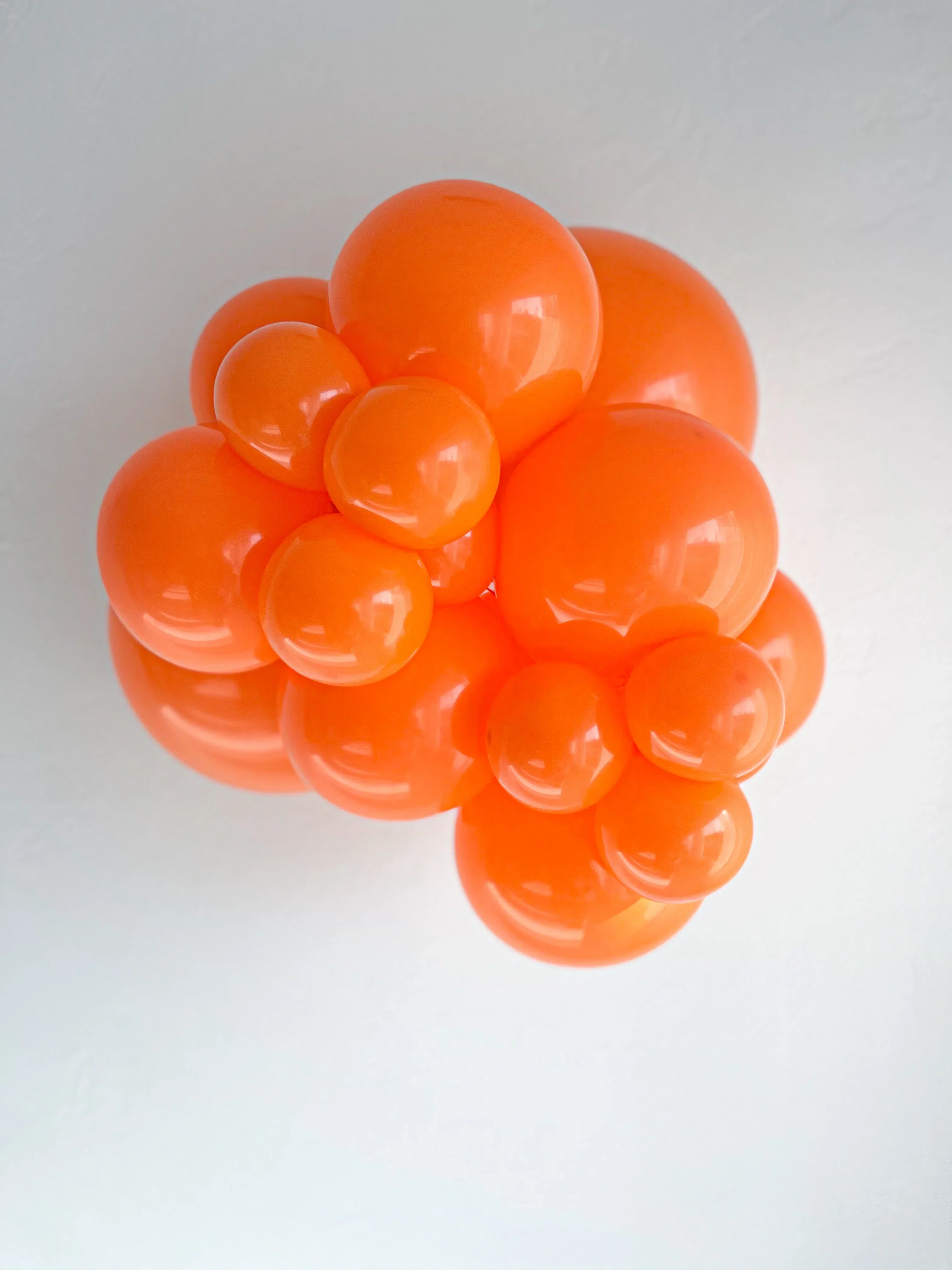 TT-260's Standard Orange Tuftex Brand Twisting Animal Latex Balloons - Image 4